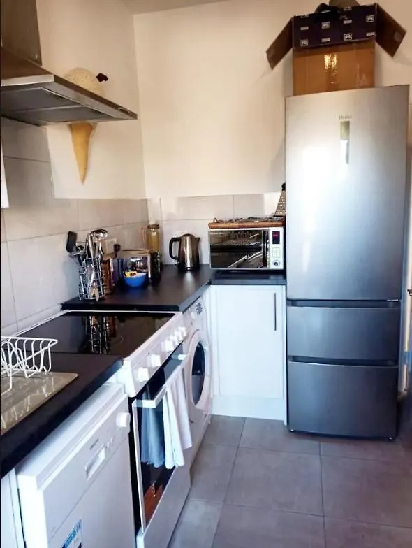 Stylish 2-Bed Flat, Quick Access To London Sights Apartment