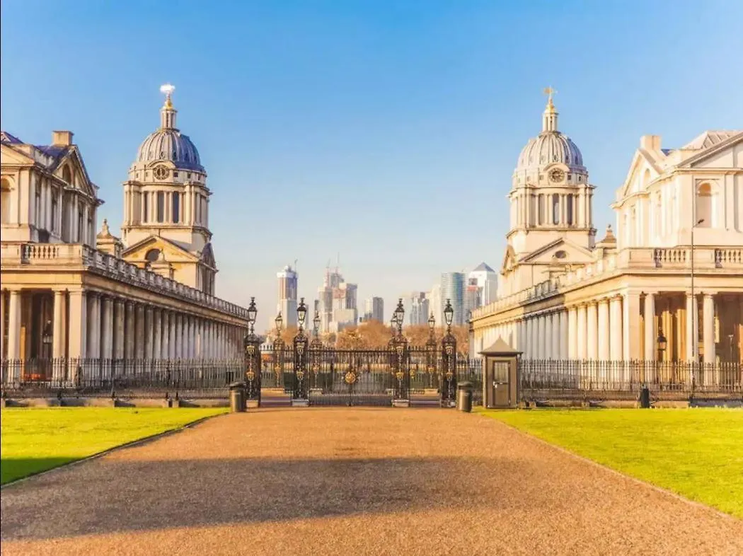 Stylish 2-Bed Flat, Quick Access To London Sights Apartment