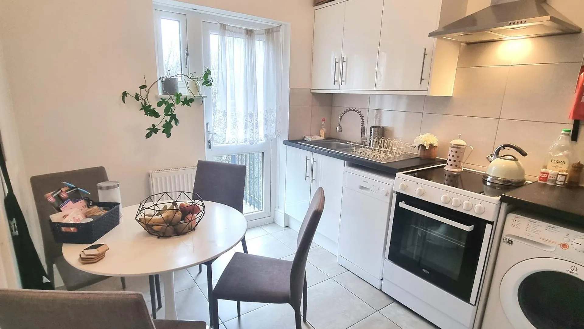 Stylish 2-Bed Flat, Quick Access To London Sights Apartment