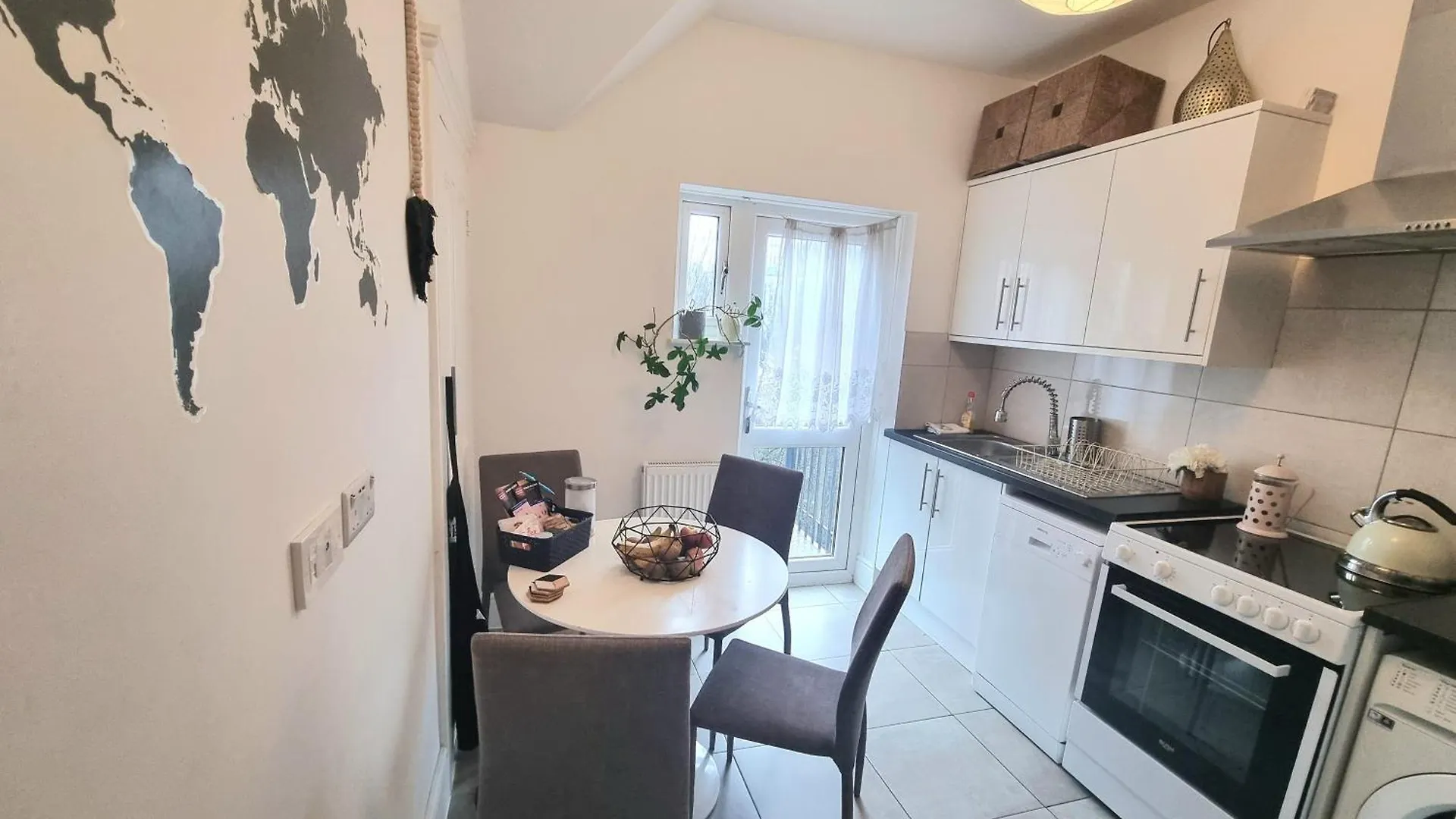 Stylish 2-Bed Flat, Quick Access To London Sights Apartment