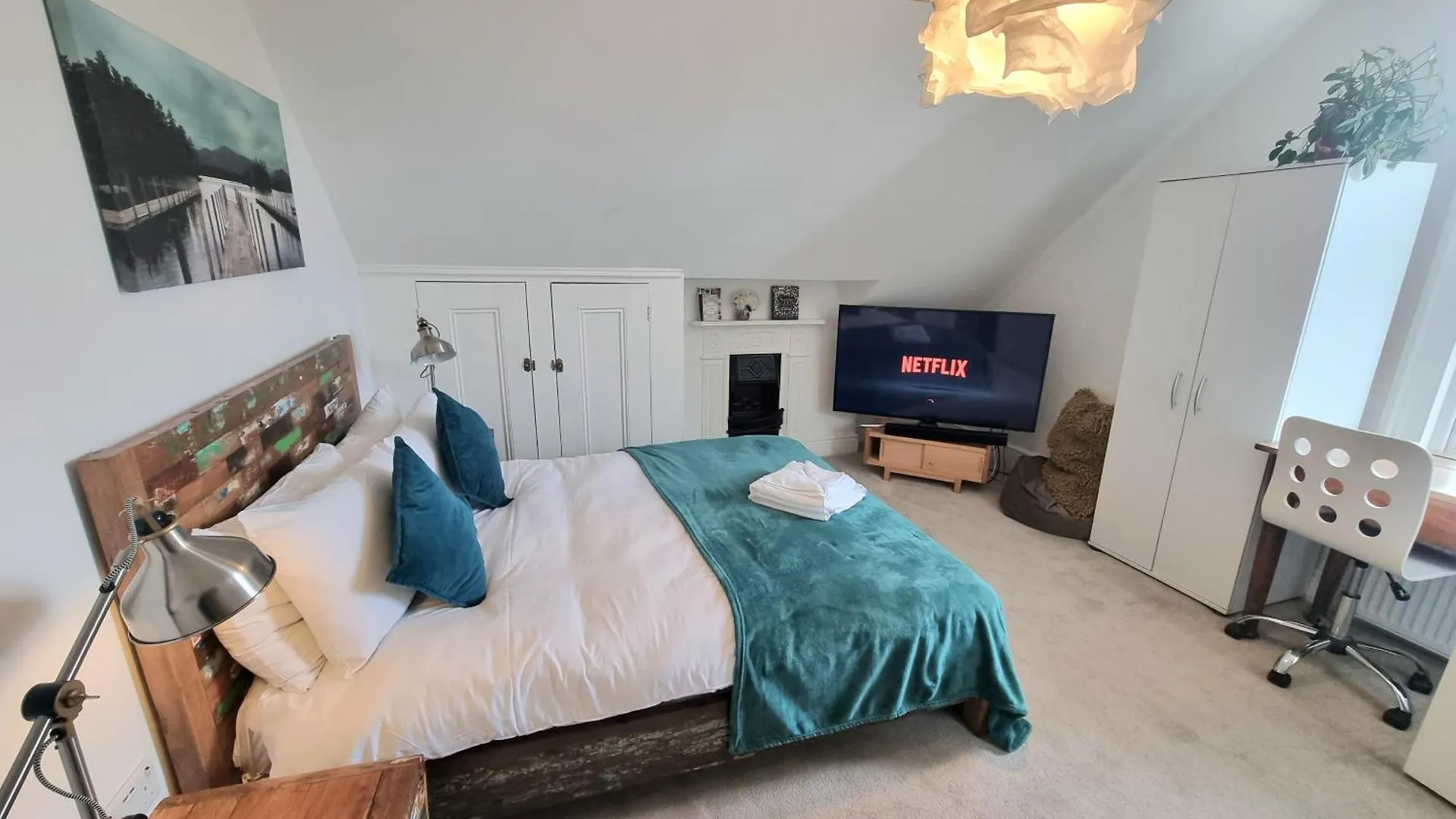 Stylish 2-Bed Flat, Quick Access To London Sights Apartment United Kingdom